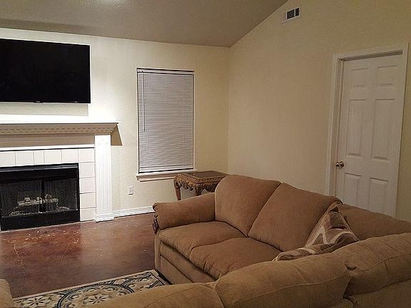 5th image of 105 Northaven St