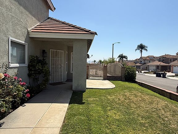 3rd image of 18067 Arroyo Ln