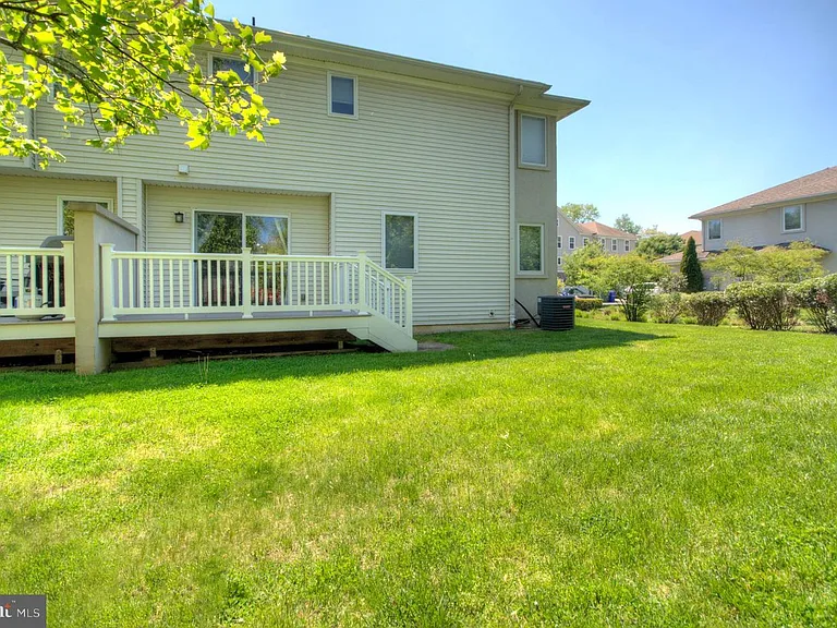 4 Regency Ct — Photo 48