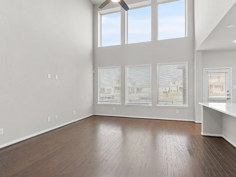 29650 Kynndal Shore Dr — Photo 16