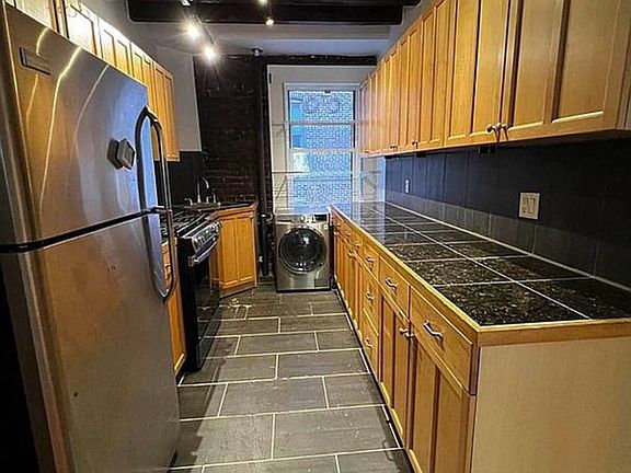 2nd image of 645 Hudson St #5