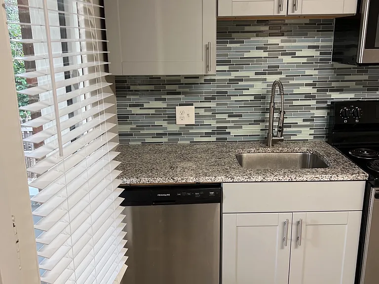 904 University Ave #1 — Photo 5
