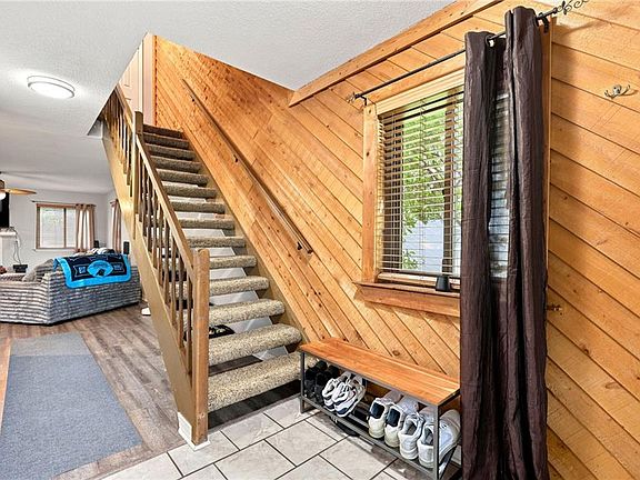 4th image of 615 Masefield Cir