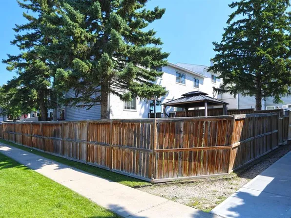 310 N Falconridge Cres NE #205, Calgary, AB T3J 1H4