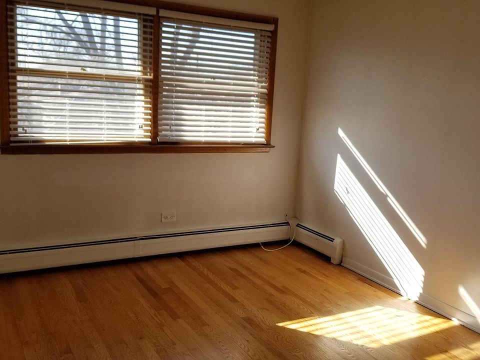 2nd image of 4504 Sunnyside Ave APT 2R