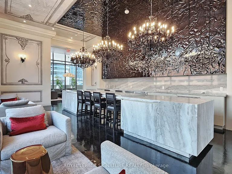 197 Yonge St #4409 — Photo 31