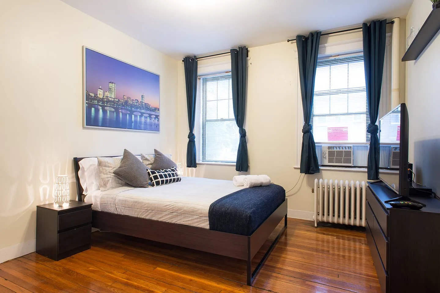 2 bed, 600 sqft, $3,500 — Photo 2