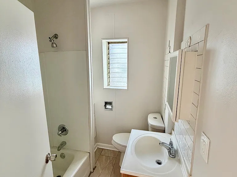 2084 E Pacific St — Photo 7