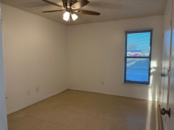 2nd image of 2921 John F Kennedy Dr