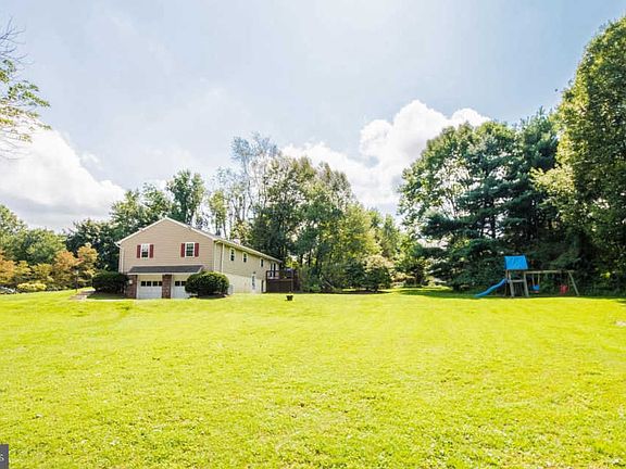 4th image of 22 Gloucester Dr