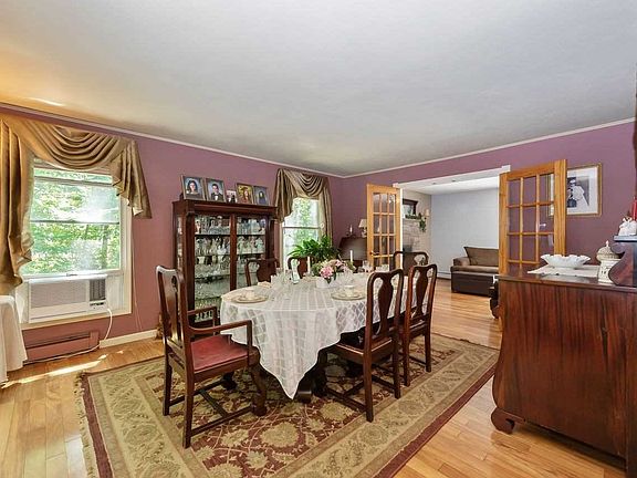 5th image of 82 Pine St