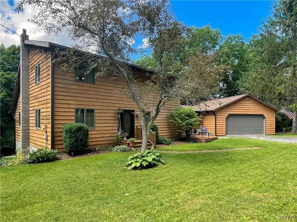 1373 Berry Rd, La Fayette, NY 13084