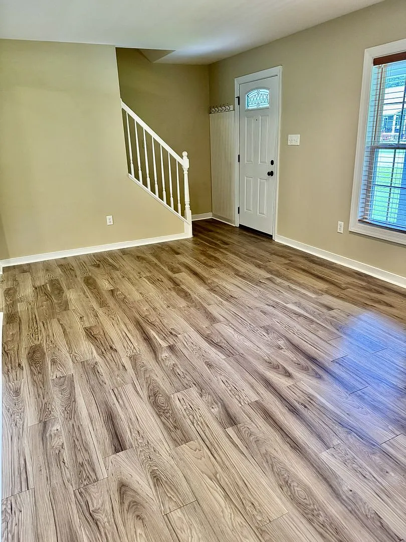 Charming 4-Bedroom, 2-Bathroom Cape Cod located in the highly sought-after Midlothian area of Che... — Photo 3