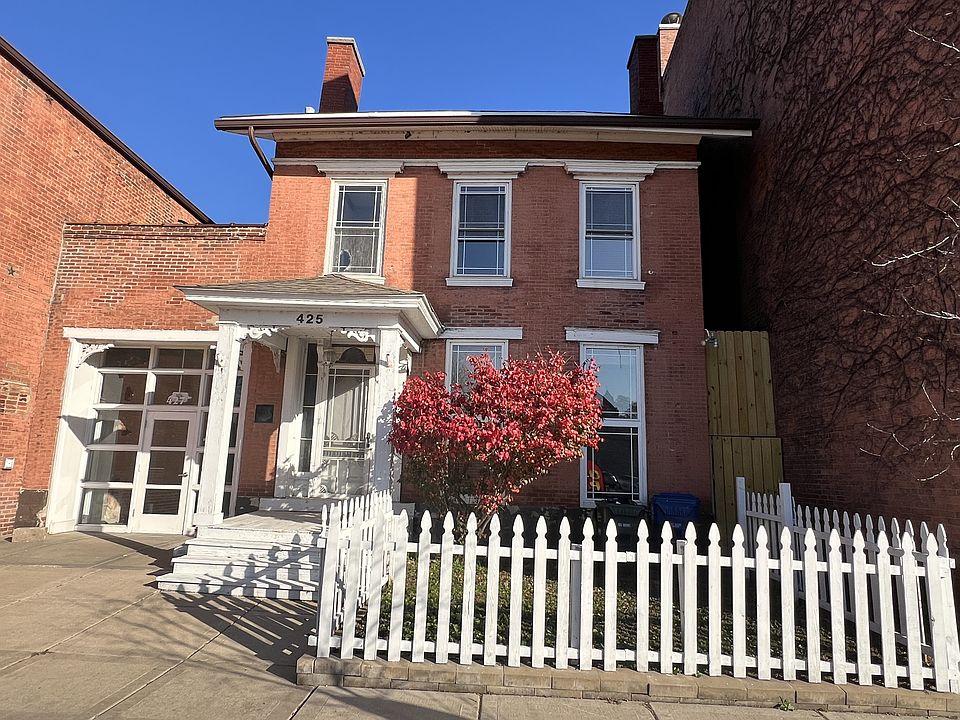 1st image of 425 Brady St