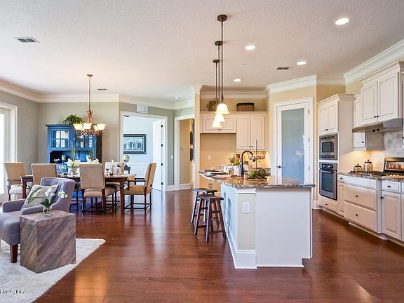 Kitchen Family Room 3