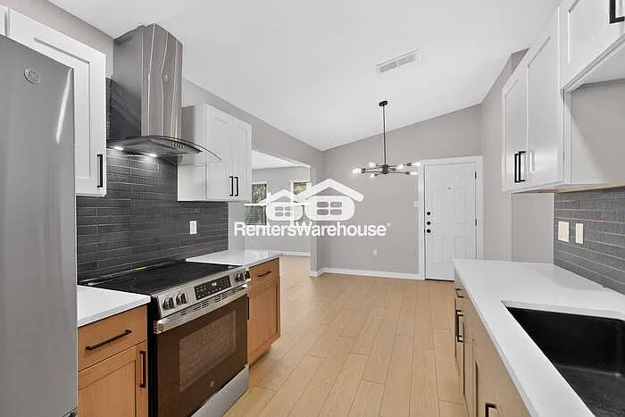 1408 Seely St — Photo 17