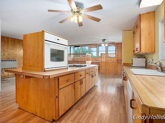 4th image of 17035 Larsen Ave NE