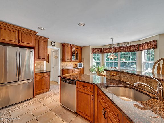 3rd image of 208 Grande River Blvd