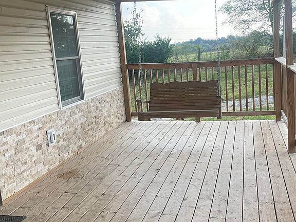 4th image of 376 Sharpsburg Rd