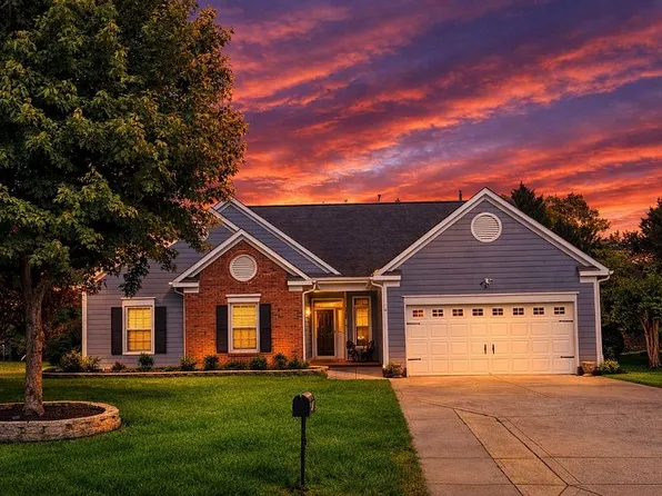 8416 Castlebay Dr, Charlotte, NC 28277