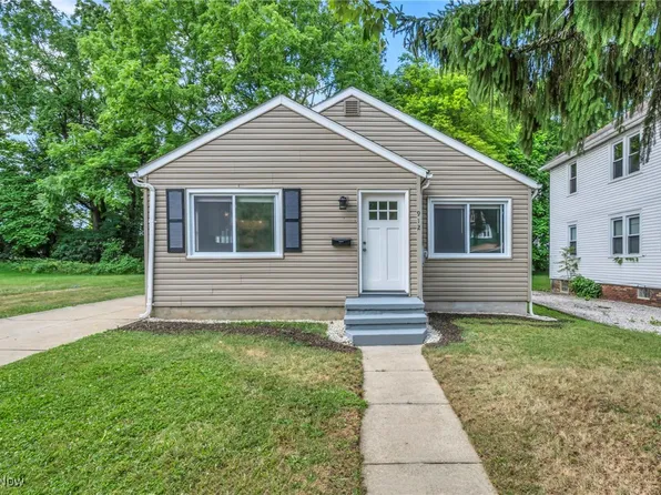 912 Peckham St, Akron, OH 44320