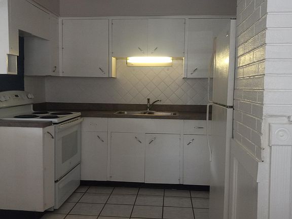 3rd image of 4716 W Wallace Ave