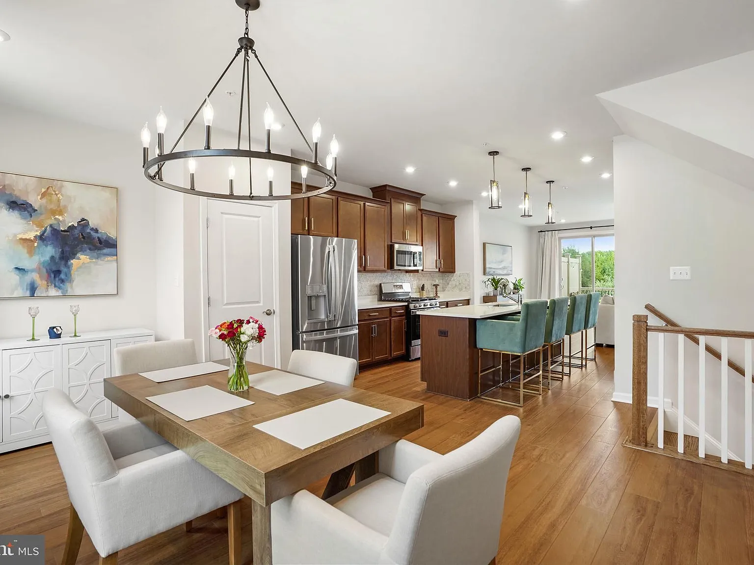 3 bed, 3.5 bath, 2800 sqft, $3,875 — Photo 3