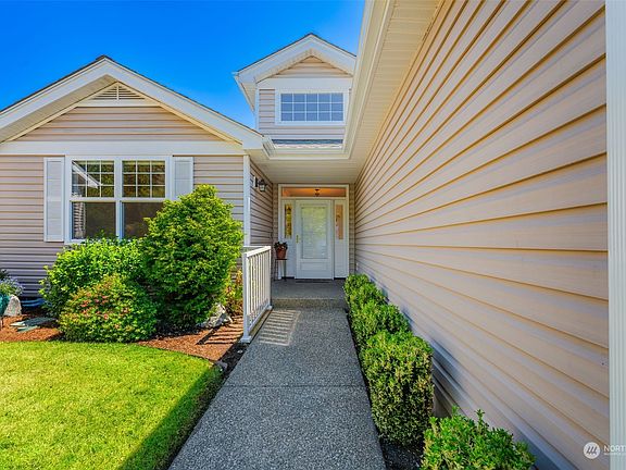 3rd image of 3815 69th Avenue W