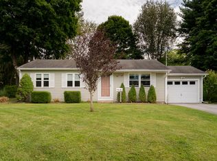 22 Trinity Pl, Rhinebeck, NY 12572