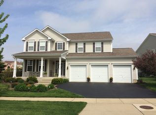 618 Waterford Rd, Elgin, IL 60124