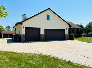 W132N6202 Marach Rd, Menomonee Falls, WI 53051