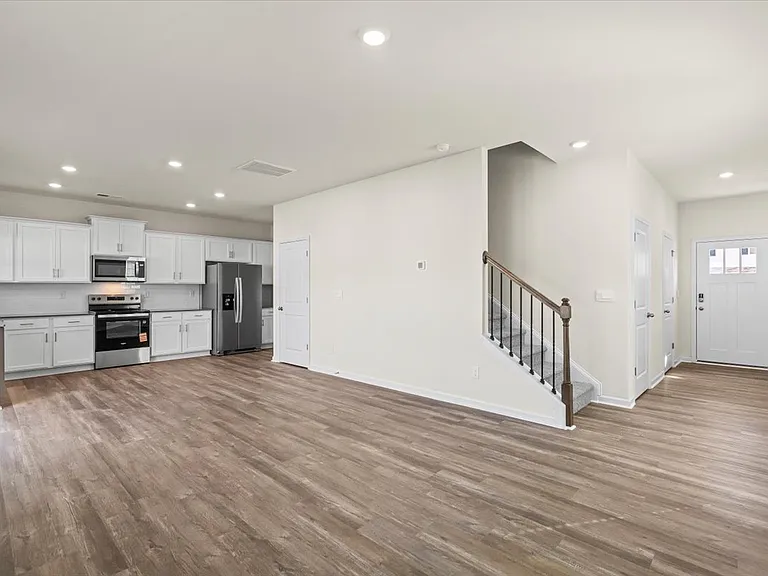 1339 37th Avenue Ln NE — Photo 6