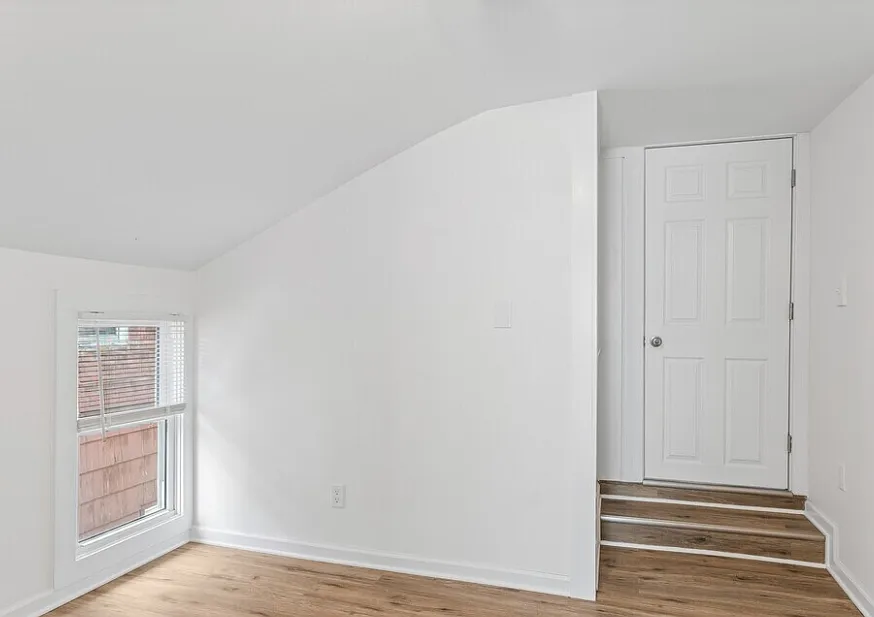 4 bed, 2.5 bath, 2128 sqft, $3,400 — Photo 4