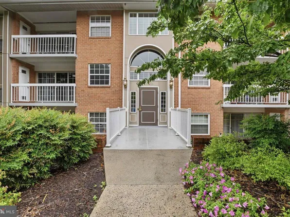 1923 Wilson Ln APT 201, Mc Lean, VA 22102