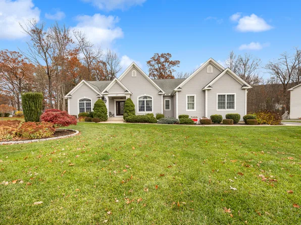 17 Silver Oak Circle, Southington, CT 06489