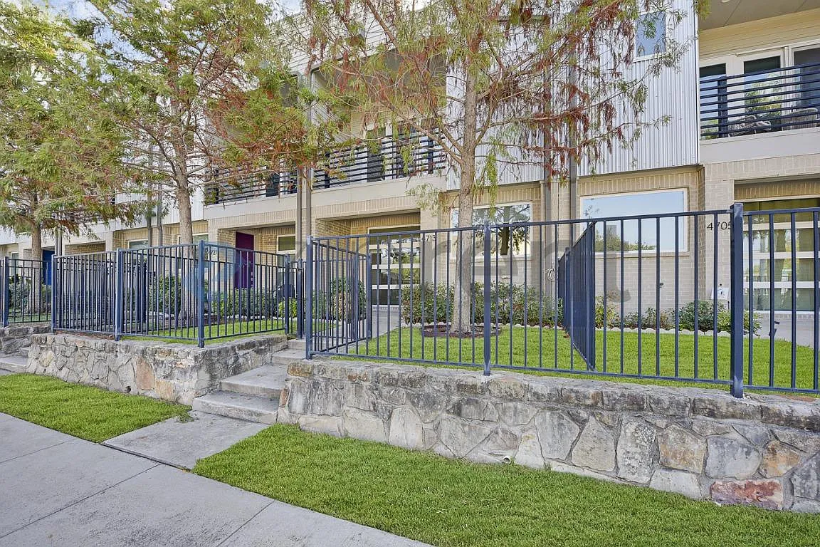 3 bed, 3.5 bath, 1752 sqft, $3,900 — Photo 3