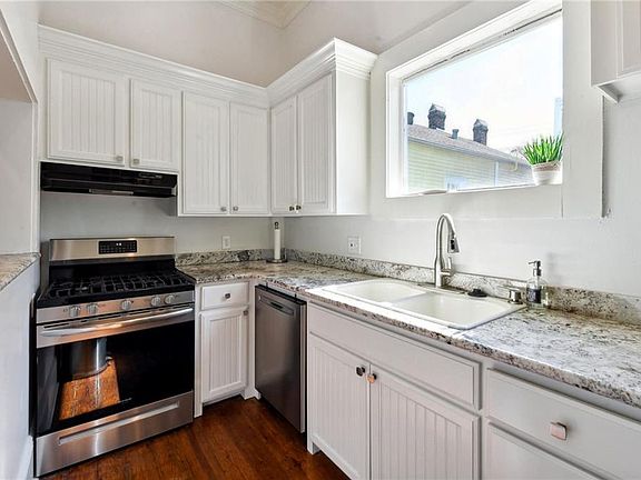 5th image of 1109 Austerlitz St #1109
