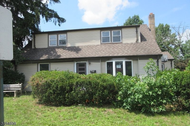 1st image of 913 Briarcliff Ave