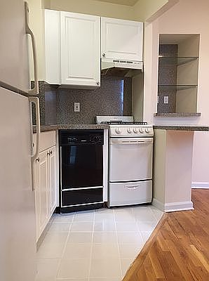4th image of 355 W 51st St APT 66
