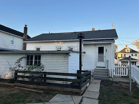 2nd image of 1123 Union St