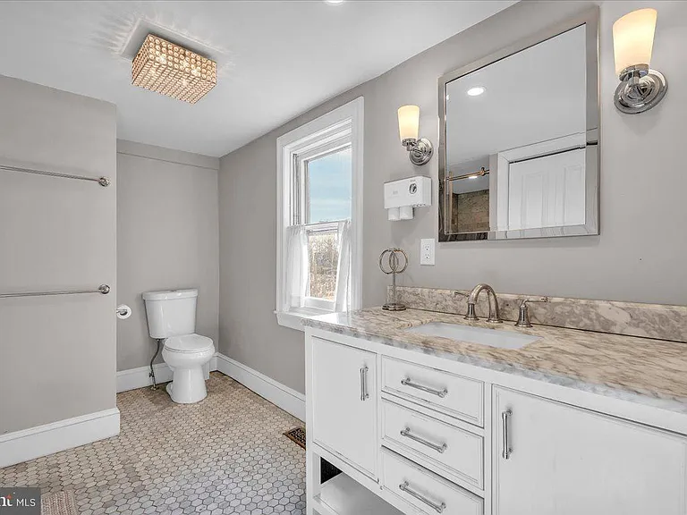 406 Kings Hwy E — Photo 19