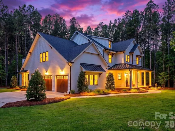 116 Silver Falls Dr, Troutman, NC 28166