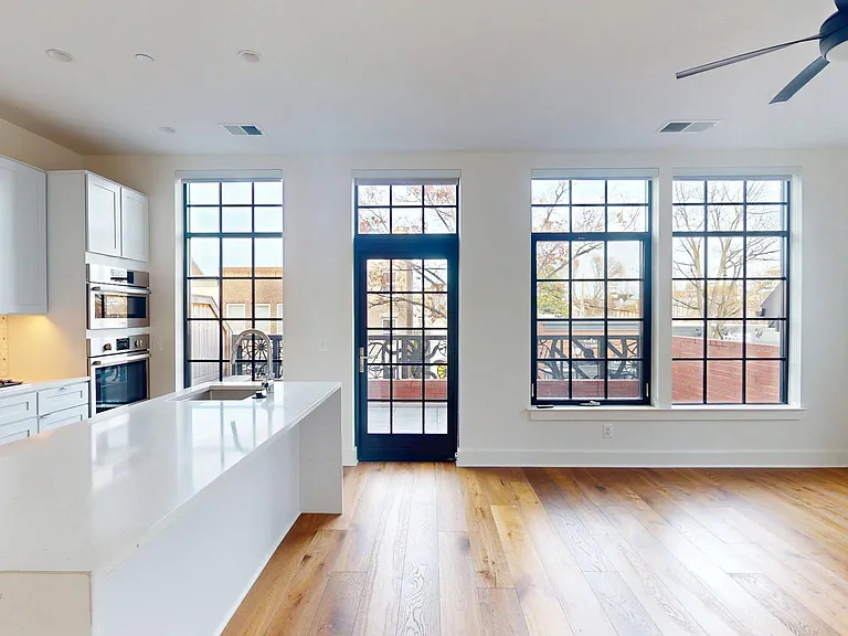 1312 King St #207 — Photo 7