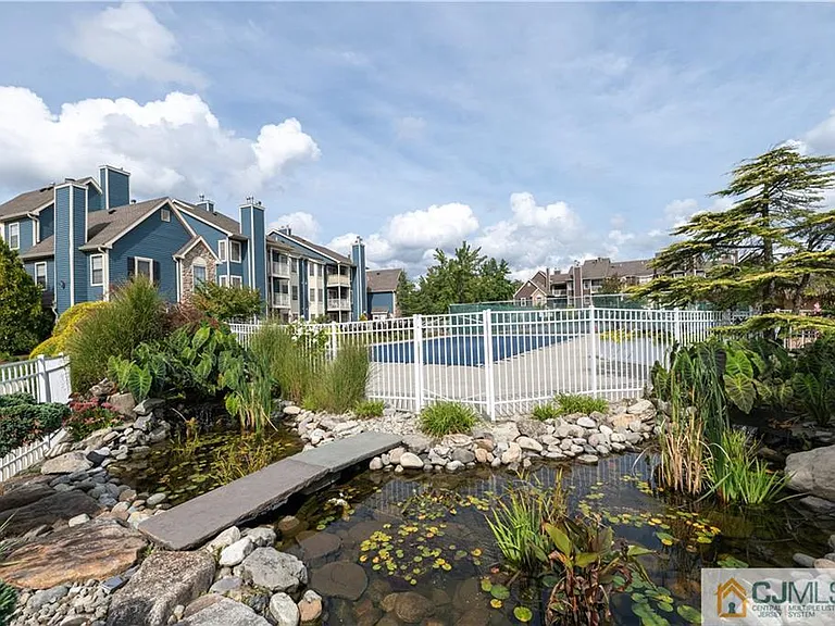 336 Cozzens Ct — Photo 59