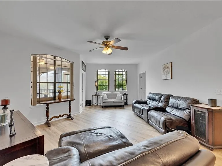 2231 Vista Cove Rd — Photo 11