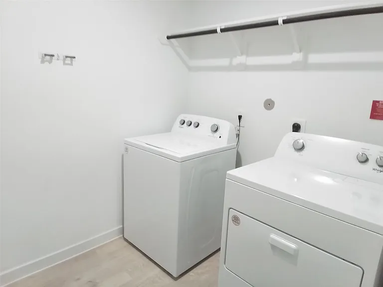 31739 Margaret Woods Ln — Photo 38