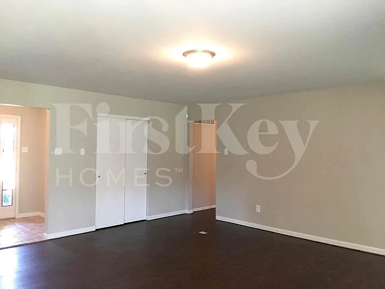 5 Les Cherbourg Ct — Photo 11
