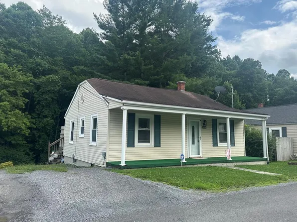 131 Gateway Dr, Richlands, VA 24641