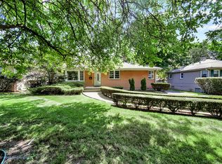 945 N Arlington Heights Rd, Arlington Heights, IL 60004