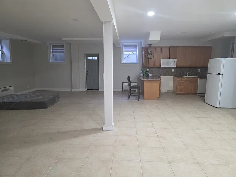 29-22 214th Pl — Photo 22